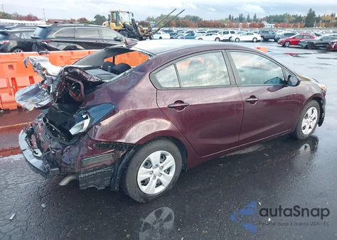 2017 Kia Forte Lx z USA, uszkodzony, nr VIN 3KPFK4A77HE018585